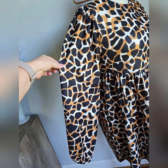ASOS Design, New Oversized Long Blouson Sleeve Animal Print Mini Dress Size 8 - Picture 8 of 14